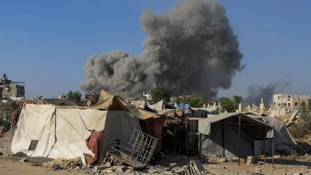 Israel pounds Gaza City in preparation for planned offensive