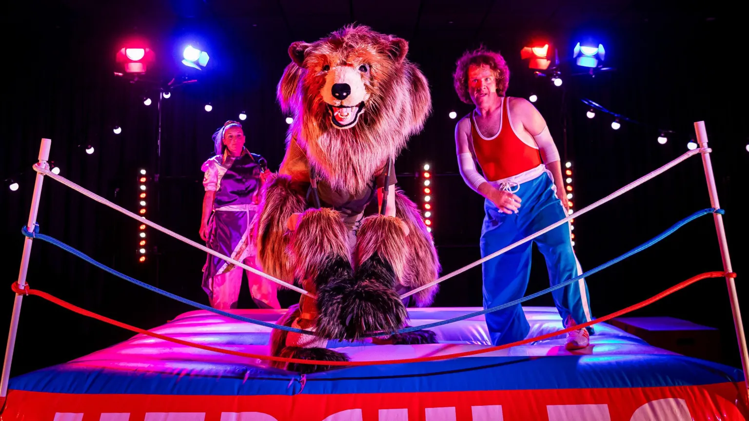 A Legend Returns to the Limelight