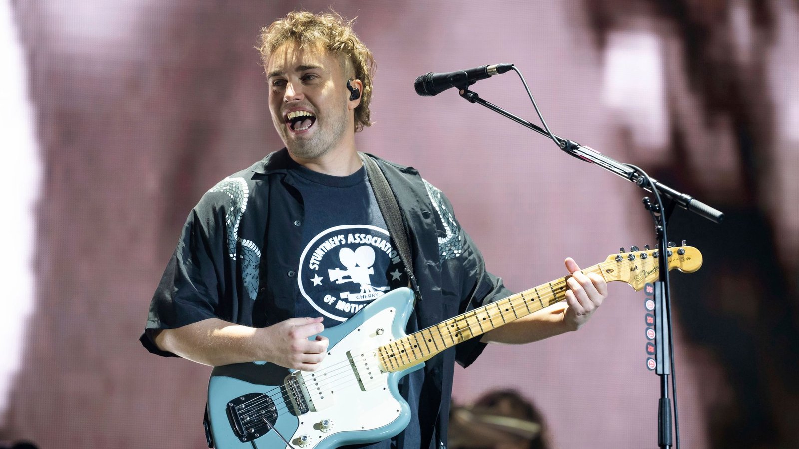 Sam Fender wins Mercury Prize 2025